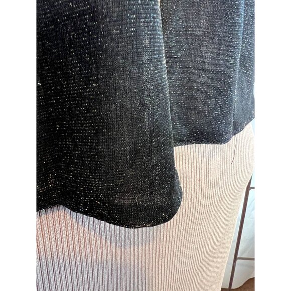 Elegant Black and Silver Shimmering Scarf - Picture 5 of 7